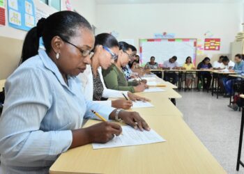 La UOC ofrece becas de maestrías a estudiantes sobresalientes de América Latina 