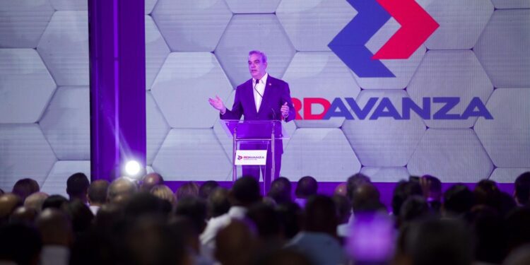 Abinader promete a partidos aliados reformas profundas en nuevo mandato