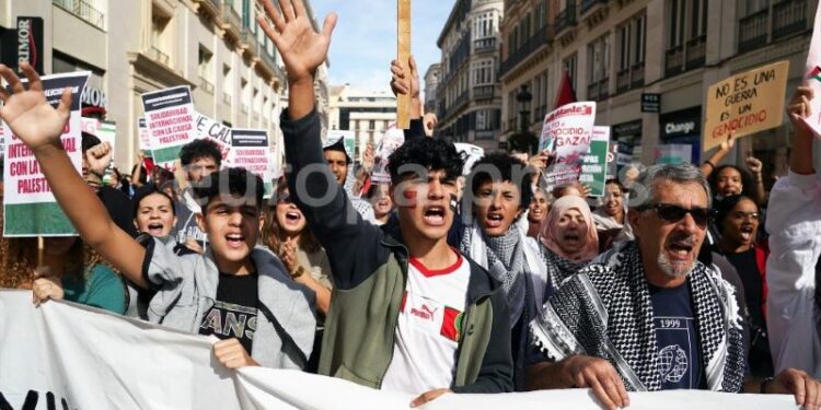 Enfrentamientos dejan 15 heridos en universidades de EE. UU. por Palestina