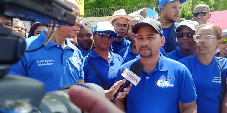 Mastros de Bahoruco e Independencia se movilizan por mejoras laborales