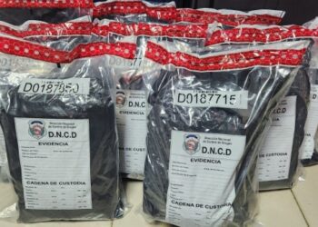 Detenida mujer estadounidense en el AILA con 22 paquetes de marihuana