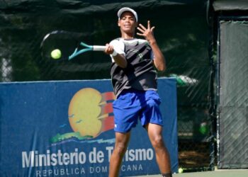 Dominicanos avanzan a cuartos de final en Copa Trinitaria J100