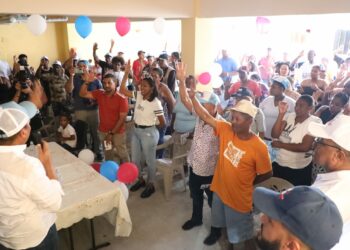 Eddy Alcántara recorre municipios de PSD en apoyo a Abinader