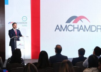 Más personal, más inversiones: panel identifica retos en dispositivos médicos