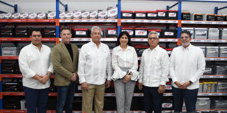 Apertura de Centro Cometa Expreso