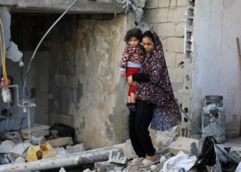 Mueren 21 palestinos en ataque israelí contra campamentos de desplazados en Rafah