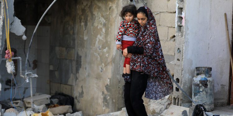 Mueren 21 palestinos en ataque israelí contra campamentos de desplazados en Rafah
