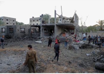 Mueren 21 palestinos en ataque israelí contra campamentos de desplazados en Rafah