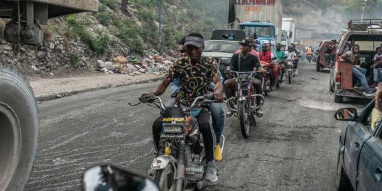 Son niños un tercio de los miembros de grupos armados en Haití