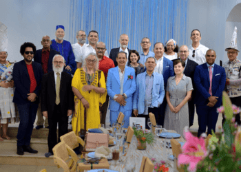 Pastor De Moya lanza su nuevo libro "La Escritura del Ojo" en Santo Domingo