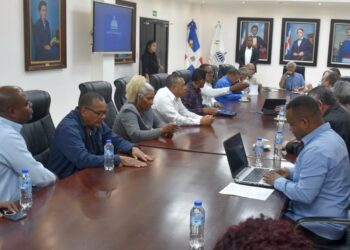 ADP se compromete a mantener clases y apuesta al diálogo con el Minerd