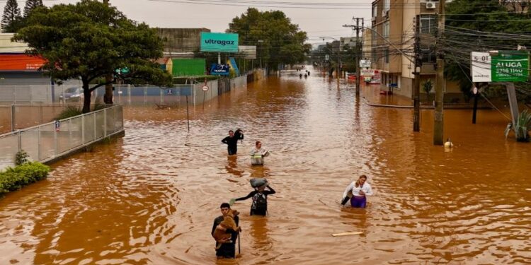 Brasil: Inundaciones históricas dejan más de 100 muertos y miles de desplazados