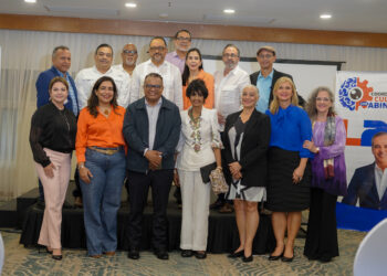 Artistas plásticos y de las artes escénicas respaldan reelección de Luis Abinader