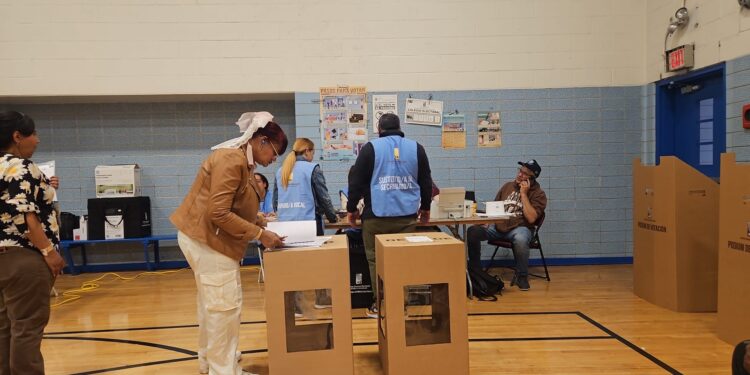 Votaciones presidenciales y congresuales inician puntualmente en Nueva York