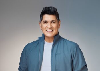 Eddy Herrera evoca sus mejores momentos con su nuevo álbum "Agradecido Live"