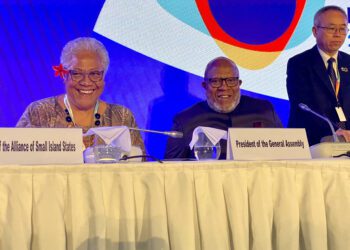 Pequeños Estados Insulares en Desarrollo debaten su futuro en Antigua y Barbuda