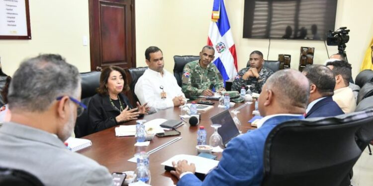 JCE, PGR y DGSPC buscan asegurar voten presos sin pena criminal