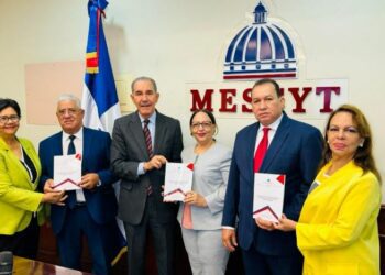 MESCyT presenta nuevas normas para escuelas de medicina en la República Dominicana