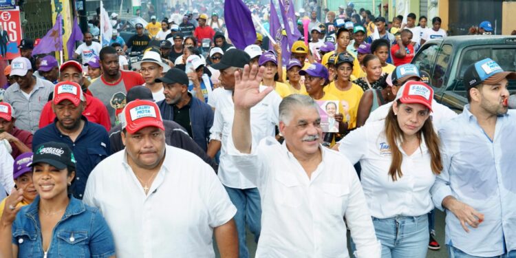 Miguel Vargas convoca a votar el domingo y honrar deber ciudadano