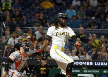 Oneil Cruz hace historia; conecta los dos batazos más fuertes de la temporada