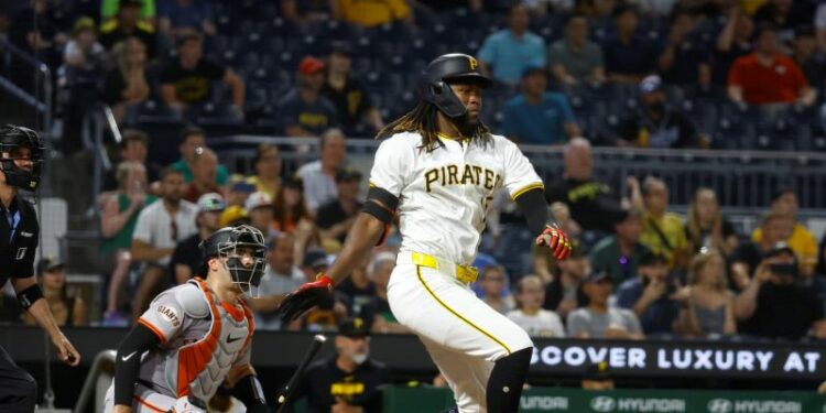 Oneil Cruz hace historia; conecta los dos batazos más fuertes de la temporada