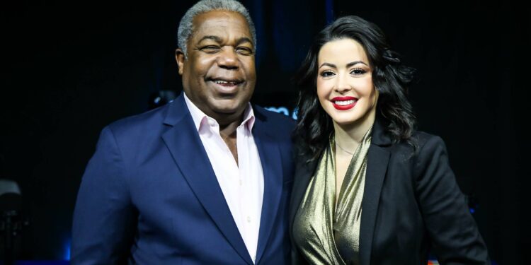 Tony Peña Guaba confiesa se contagió de la costumbre de Abinader de trabajar horario nocturno