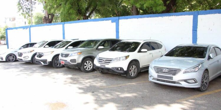 Desmantelan banda de robo de vehículos, recuperan seis automóviles