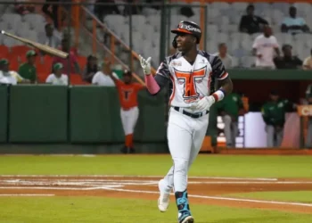 Intercambio estratégico entre los Toros del Este y las Estrellas Orientales