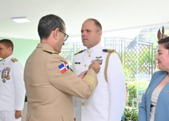 Reconocen en República Dominicana a oficiales militares de EE.UU. 