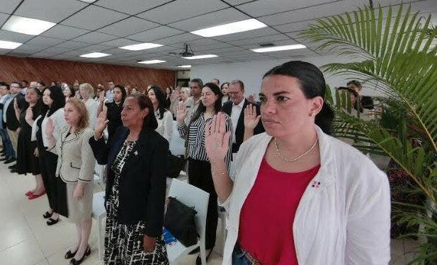 55 extranjeros se comprometen con la defensa de la patria dominicana