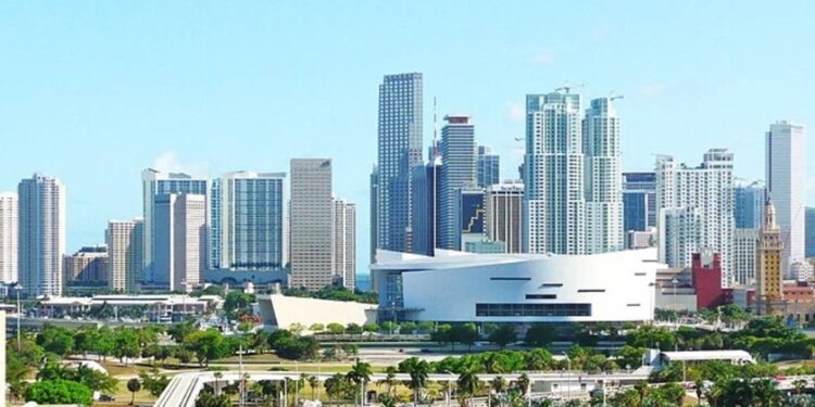 Florida: El refugio de inversores latinos en el mercado inmobiliario