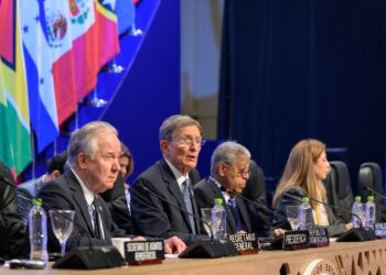 Canciller Álvarez considera imperativo reforzar la integración y seguridad regional