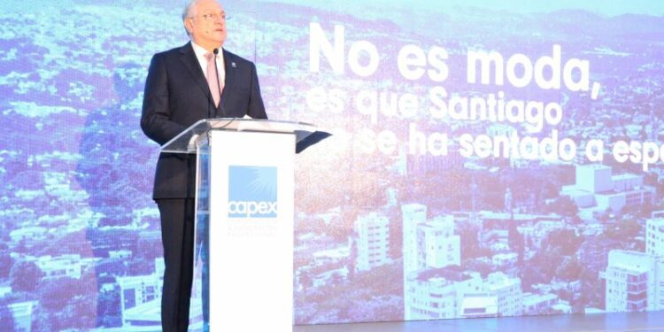 Empresario Miguel Lama destaca el progreso estratégico de Santiago
