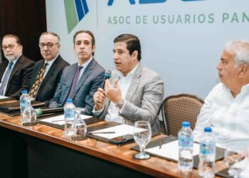 Crean la Asociación de Usuarios de Paneles Solares de RD (ADUPAS)