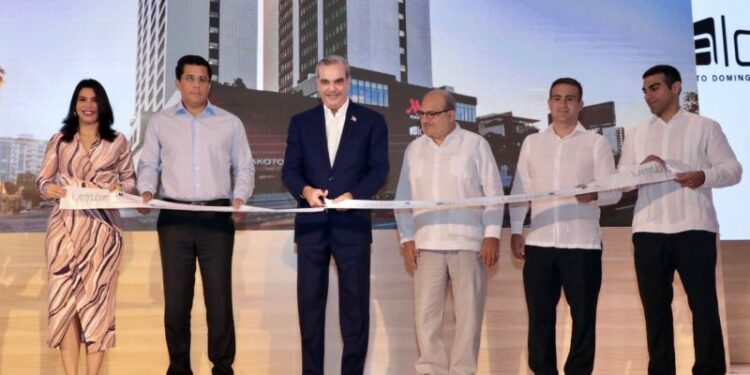 Ministro de Turismo anuncia primer Centro de Convenciones Santo Domingo