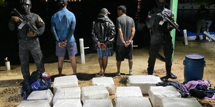 Arresto multinacional y 322 paquetes de droga incautados en La Altagracia