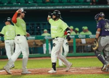 Dawel Lugo da dos jonrones con las bases llenas y empuja ocho en México
