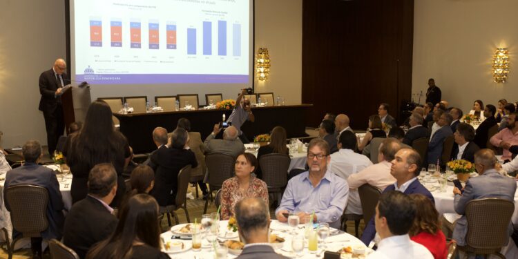 Empresarios exigen responsabilidad a Congresistas en proceso de reformas estructurales