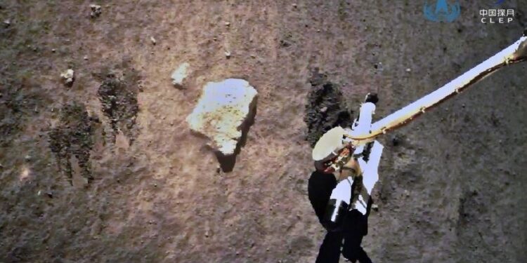 Descubrimiento inédito de China: Encuentra grafeno natural en la Luna