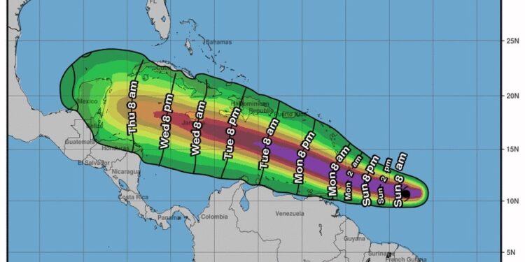 ’Beryl' se convierte en huracán de categoría 3  en su aproximación por el Caribe