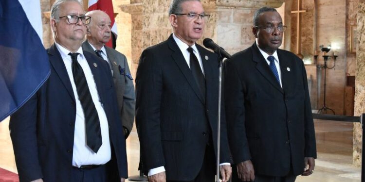Urge reforzar frontera ante inminente conflicto entre fuerza de Kenia y pandillas haitianas