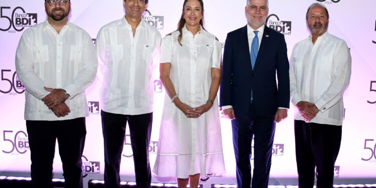 Banco BDI celebra su 50 aniversario junto a clientes y relacionados