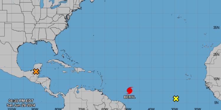 BERYL se convierte en huracán de categoría I en el Atlántico