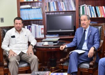 UNICARIBE lanza primer programa Técnico Superior en Tecnología de Semiconductores en RD