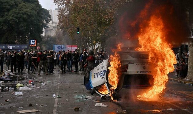 Protestas en Argentina: 30 detenidos y 20 policías heridos frente al Congreso