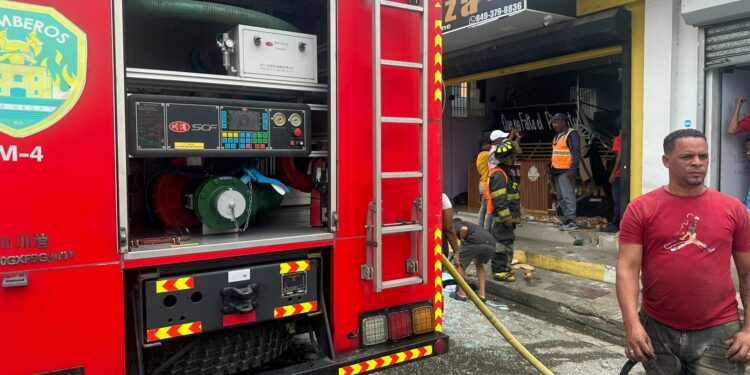 Explosión en local comercial de La Vega deja cinco heridos