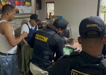 Decomisan cervezas y cigarrillos adulterados en operativo en Santo Domingo Este