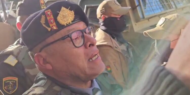 Crisis en Bolivia: General Zúñiga abandona la plaza Murillo tras intento de golpe