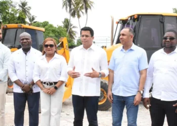 Turismo continúa con la intervención en Guayacanes para fortalecer ese destino