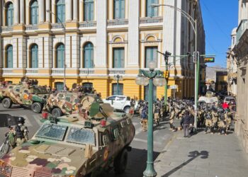 Militares toman calles en Bolivia; hay temor por golpe de Estado